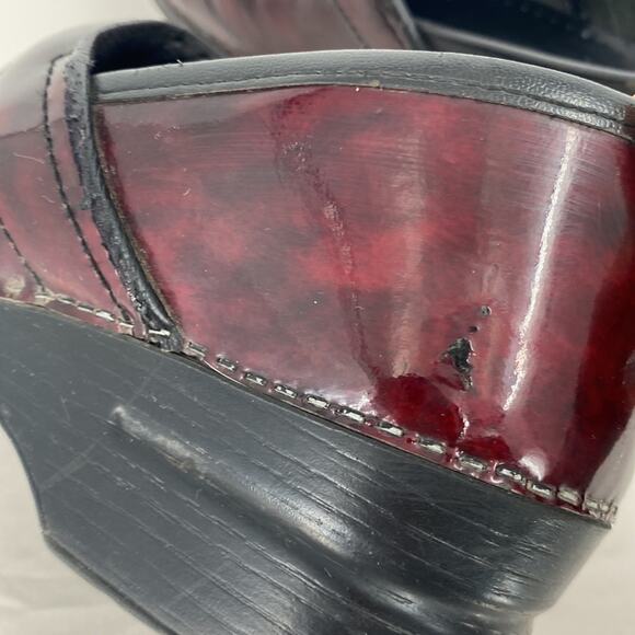 Dansko Professional Patent Leather Red Clogs Size 40 / 10 - Picture 12 of 13